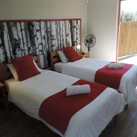 Teri-Lemveli Lodge Beaufort West Eksteriør billede