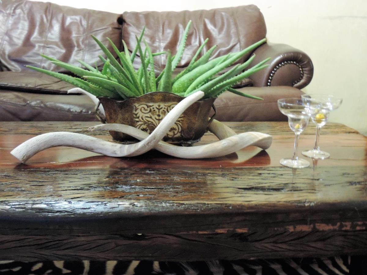 Teri-Lemveli Lodge Beaufort West Eksteriør billede