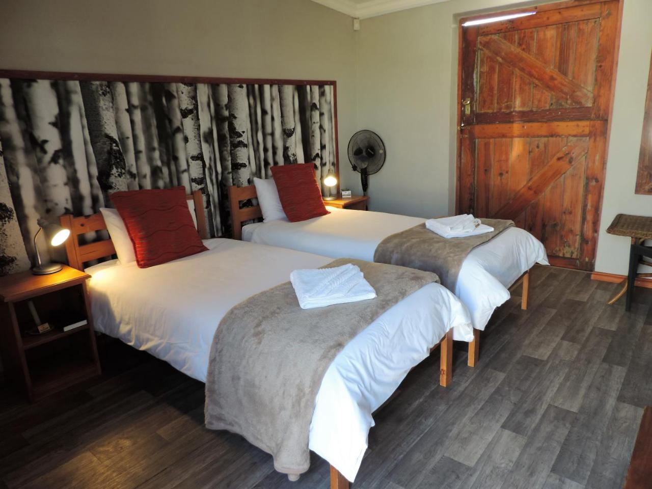 Teri-Lemveli Lodge Beaufort West Eksteriør billede