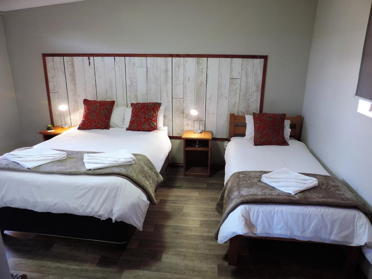 Teri-Lemveli Lodge Beaufort West Eksteriør billede