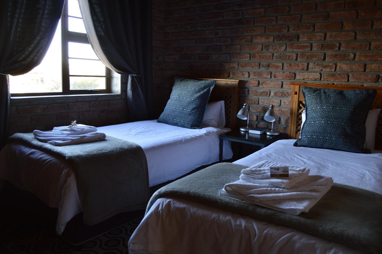 Teri-Lemveli Lodge Beaufort West Eksteriør billede